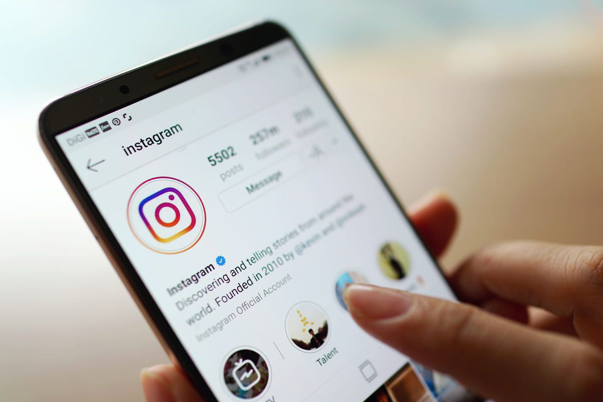 How to obtain active user accounts on Instagram?