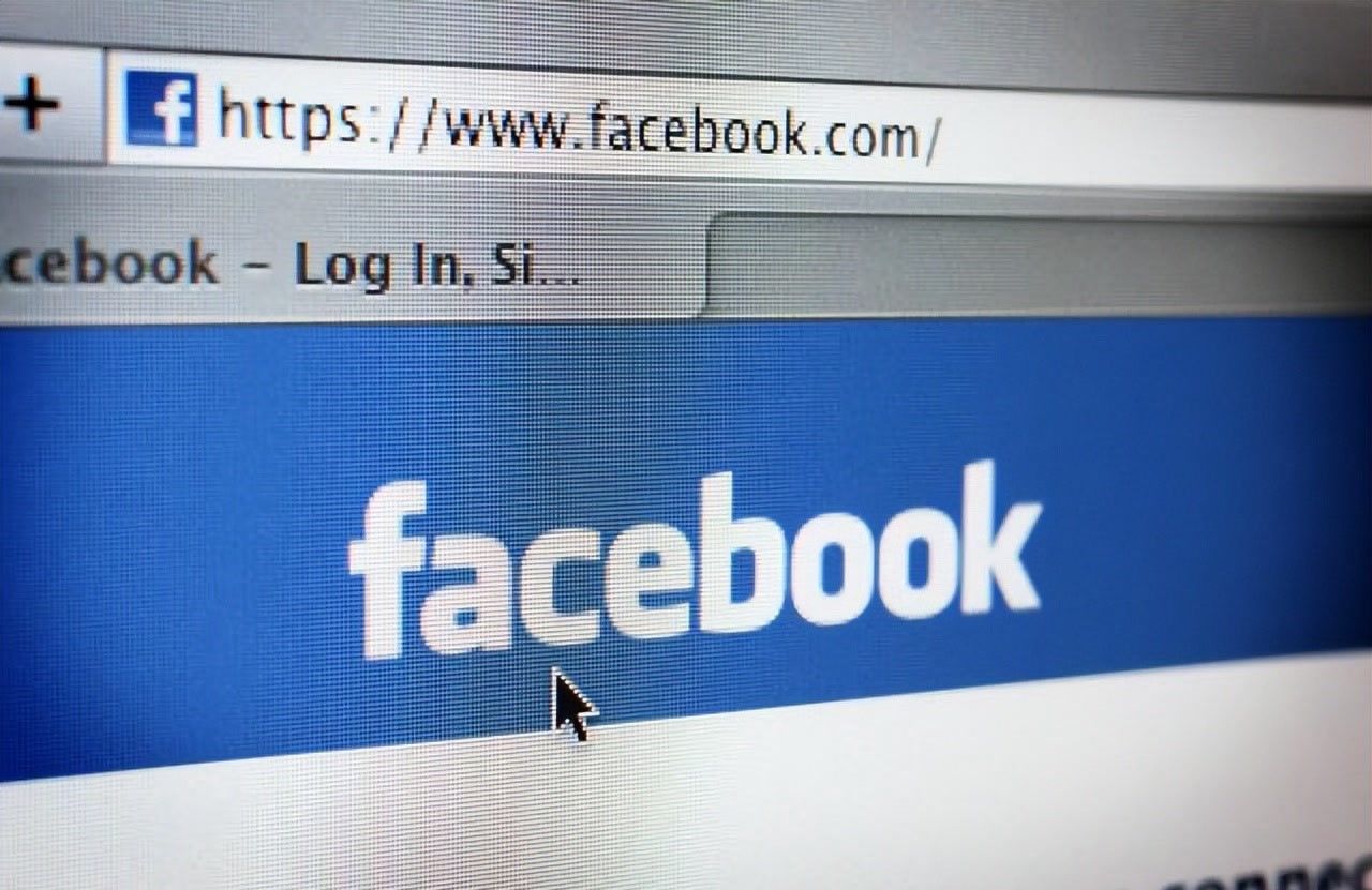 How to Send Mass Messages on Facebook?
