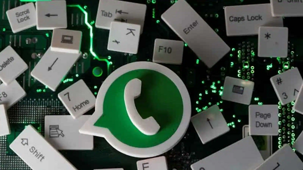 WhatsApp allows users to filter unread chats using the filter button